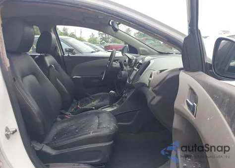 2014 Chevrolet Sonic Ltz Auto z USA, uszkodzony, nr VIN 1G1JE5SB8E4176935